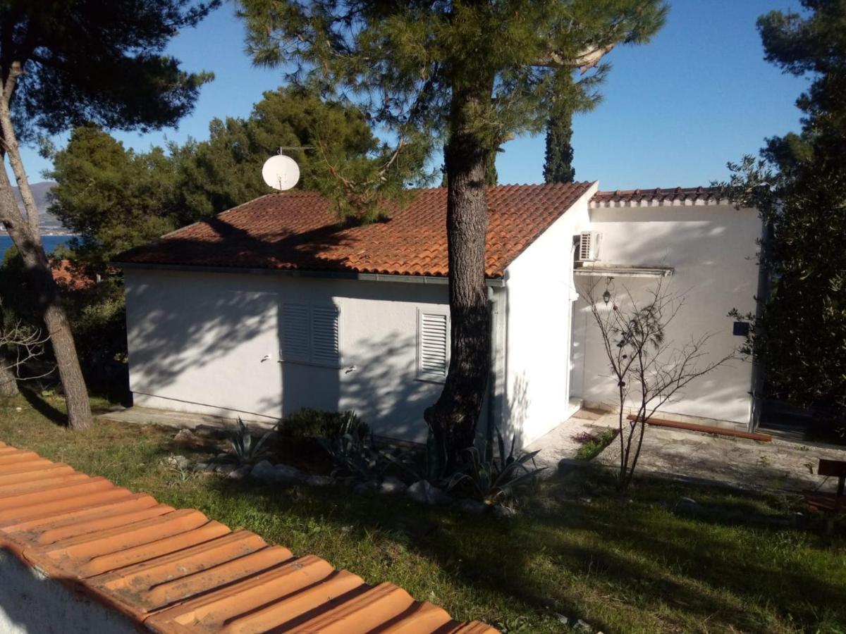Beach House Black Olive Villa Slatine Exterior photo